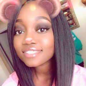 Meet your Posher, Hellena